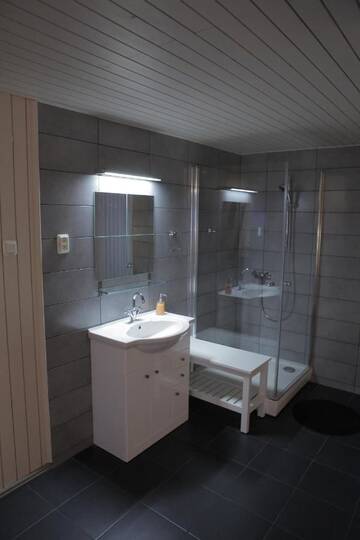 Фото номера Люкс с видом на озеро Отель Rabbit Hotel г. Raiskums 6